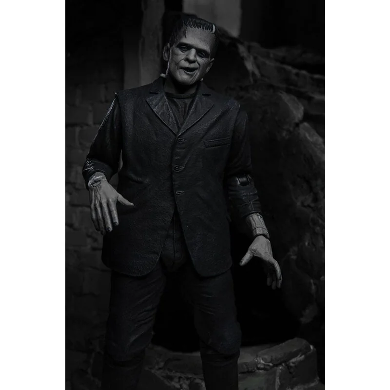 Universal Monsters figurine Ultimate Frankenstein's Monster (Black & White) 18 cm