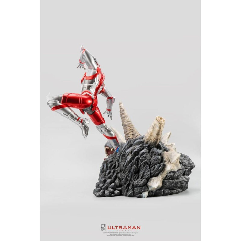 Ultraman statuette 1/4 Ultraman vs Black King 61 cm