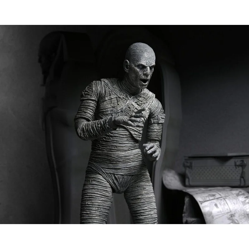 Universal Monsters figurine Ultimate The Mummy (Black & White) 18 cm