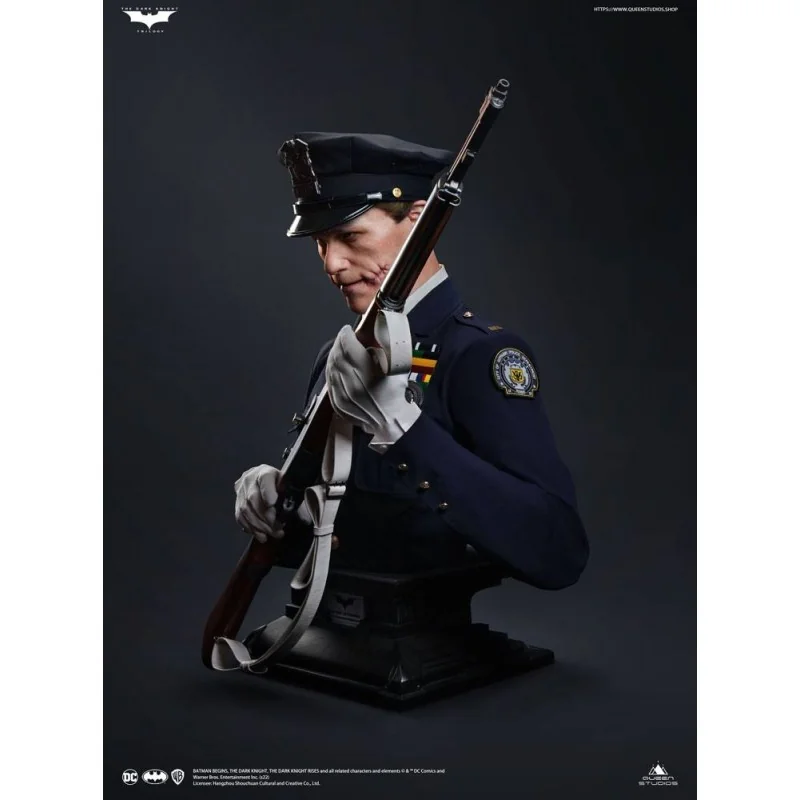 The Dark Knight buste 1/1 The Joker (Police Uniform) 87 cm