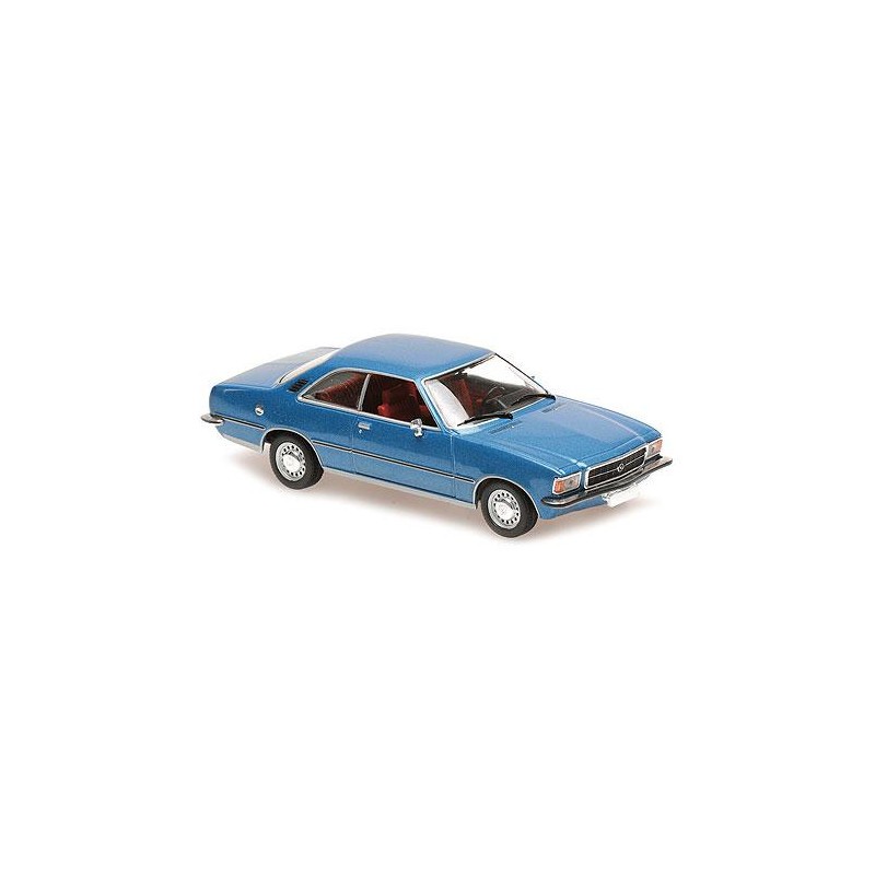 O.rekord d coupe bleu clair 1975