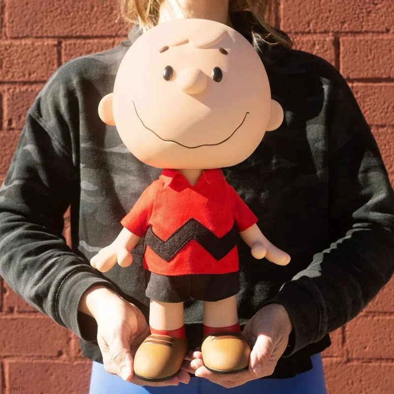 Peanuts figurine Supersize Charlie Brown (Red Shirt) 41 cm