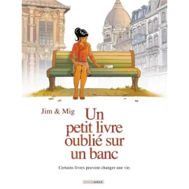 Un petit livre oublié sur un banc - intégrale