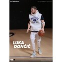 NBA Collection Real Masterpiece Luka Doncic 30 cm