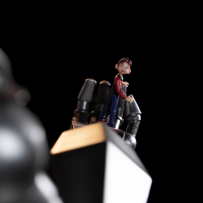 IRON GIANT AND HOGHARTH 1/20 STATUE