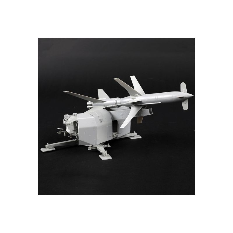 Maquette plastique d’un lance missiles Allemand Rheintochter I 1:35