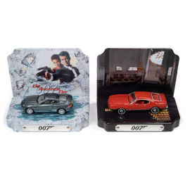 COFFRET DE 2 PIECES - JAMES BOND : FORD MUSTANG MACH I ET ASTON MARTIN VANQUISH V12