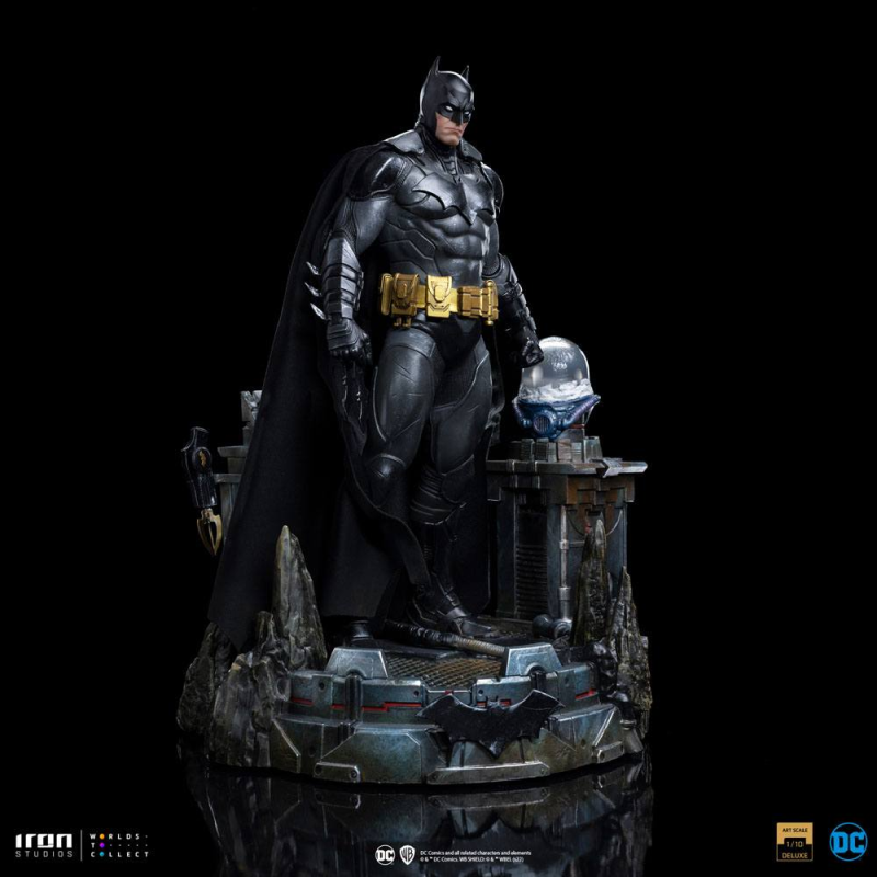 BATMAN UNLEASHED 1/10 DLX STATUE