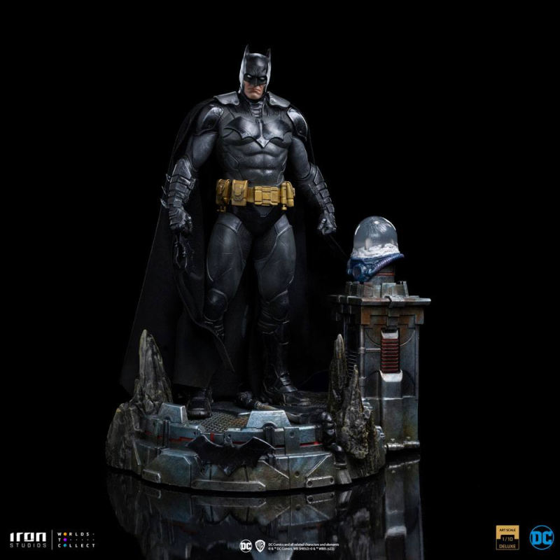 BATMAN UNLEASHED 1/10 DLX STATUE