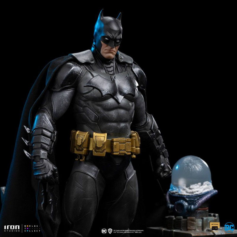 BATMAN UNLEASHED 1/10 DLX STATUE