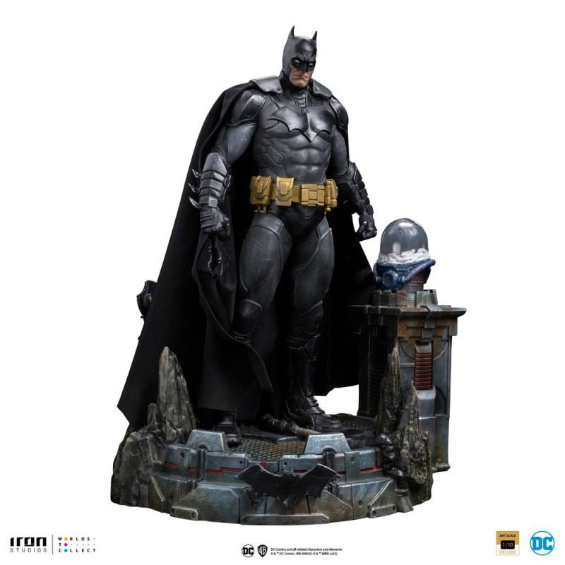 BATMAN UNLEASHED 1/10 DLX STATUE