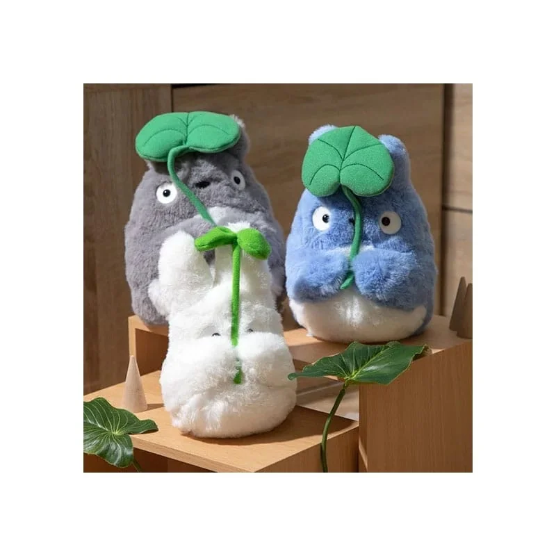 MON VOISIN TOTORO - Totoro Bleu avec feuille - Peluche Nakayoshi