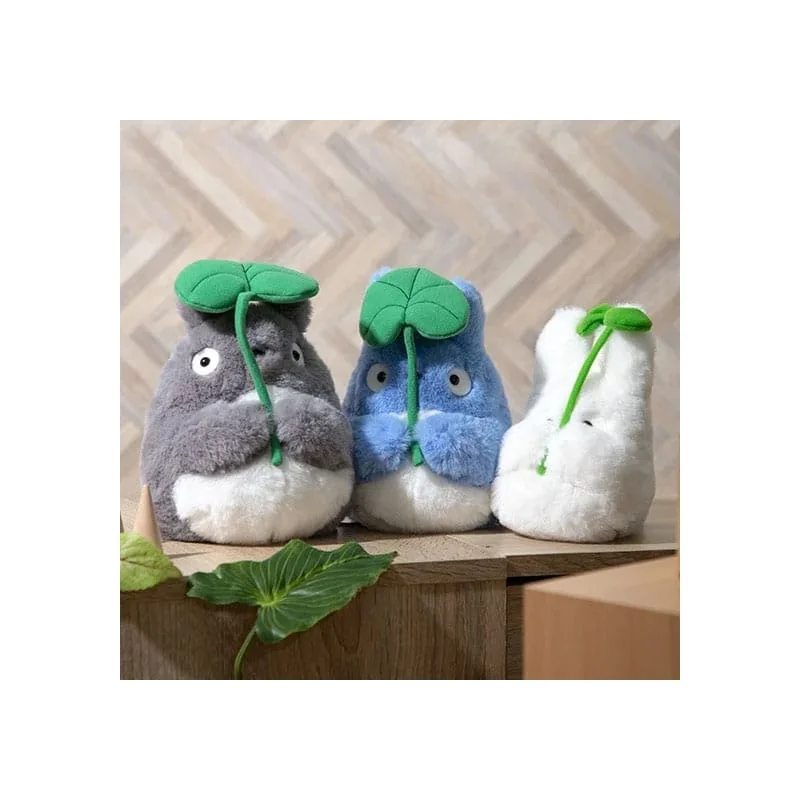 MON VOISIN TOTORO - Totoro Gris avec feuille - Peluche Nakayoshi