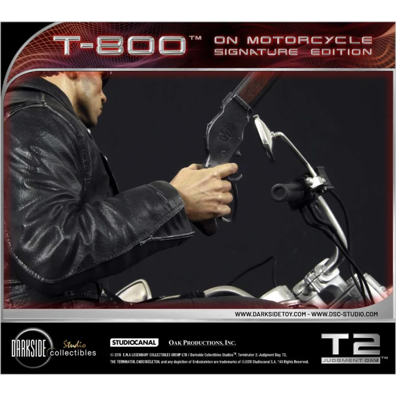 T-800 ON MOTORCYCLE LTD SIGN ED. STATUE